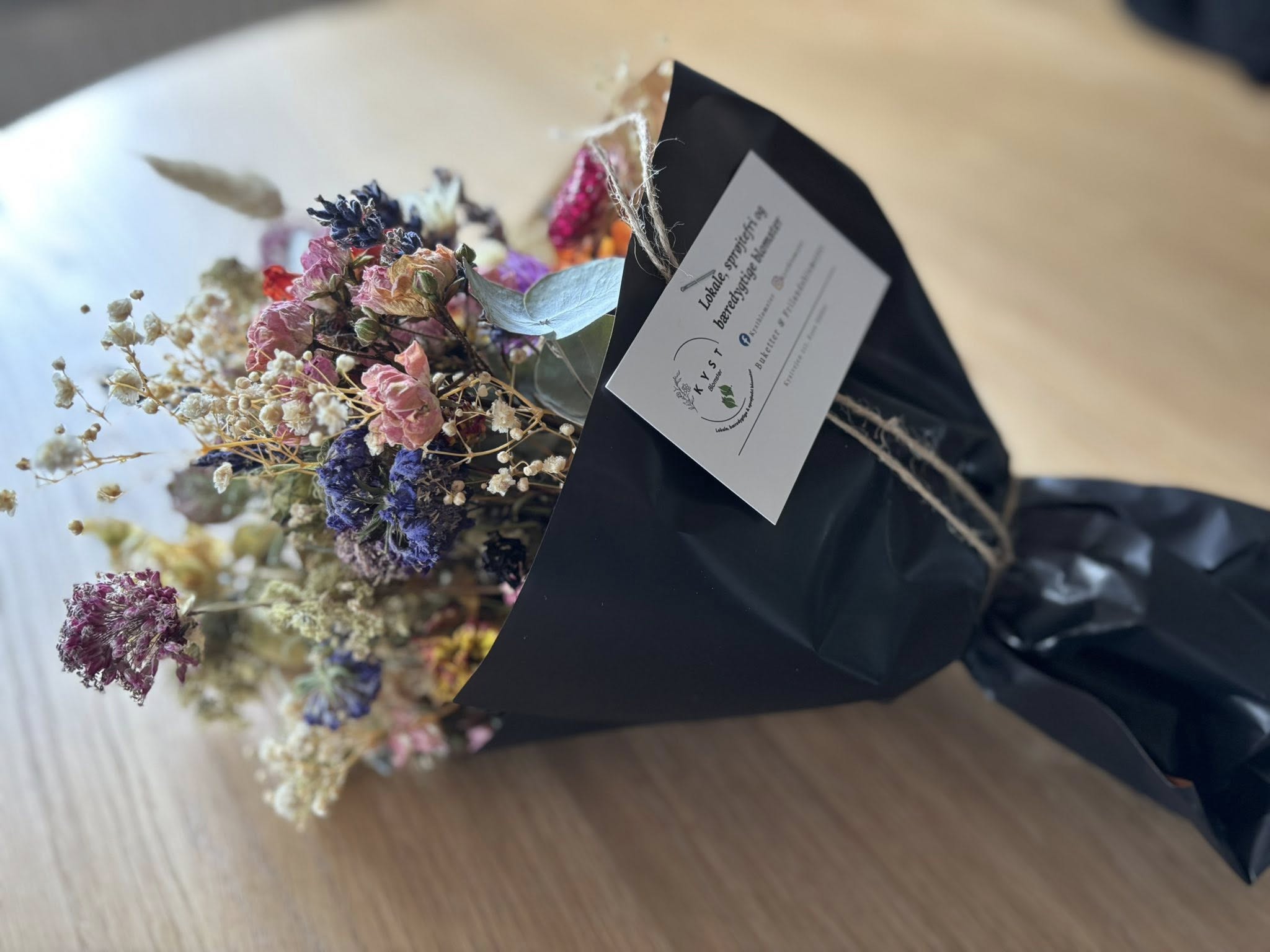 Evighedsbuket fra KYST blomster