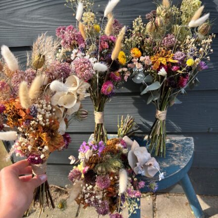 lille evighedsbuket fra kyst blomster